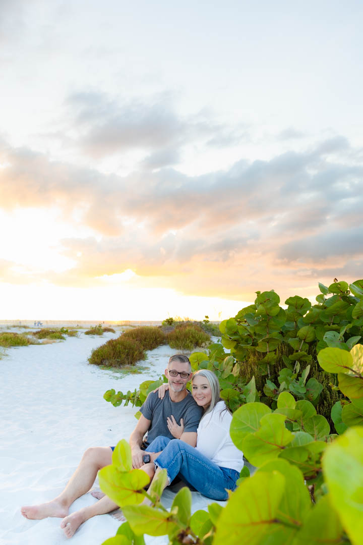 Couple at Lido, wide scene focused on people